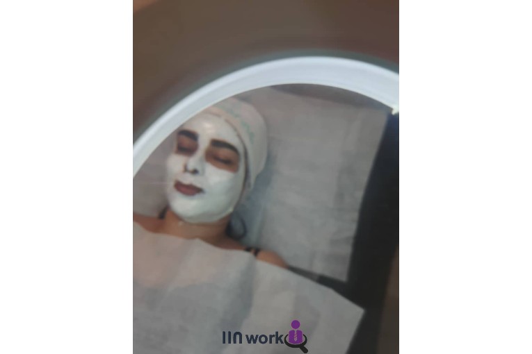 فیشیال و پاکسازی پوست مرجان پرهیزی در شیراز