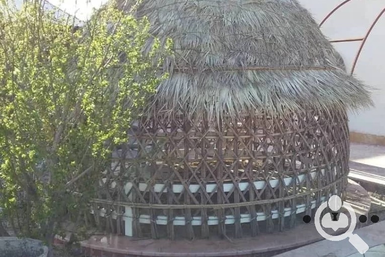 ساخت آلاچیق سنتی زرین تاج در قلعه گنج کرمان