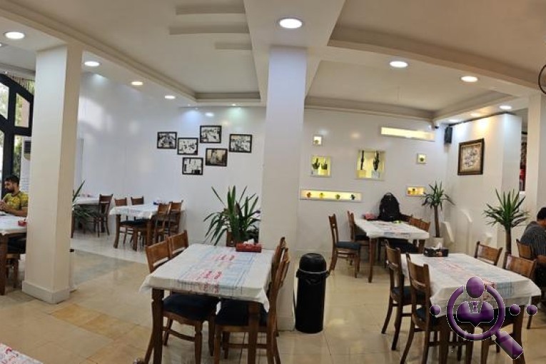 رستوران اکبر جوجه در مدرس شیراز