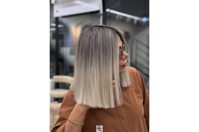 خدمات رنگ و لایت سپیده زاهدی در لاهیجان
