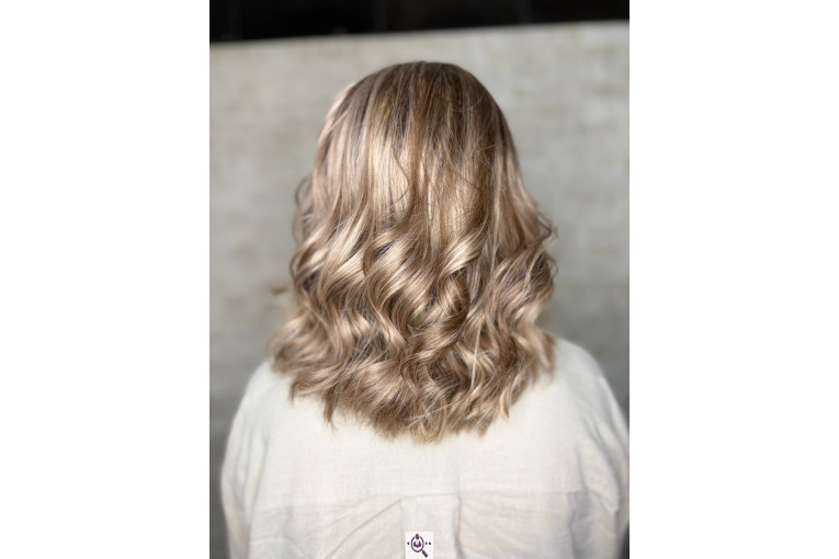 رنگ و لایت و کراتین و احیا مو طاهره محمدی در آمل