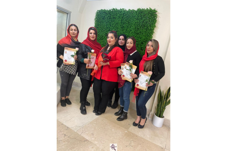 رنگ و لایت و کراتین و احیا مو طاهره محمدی در آمل