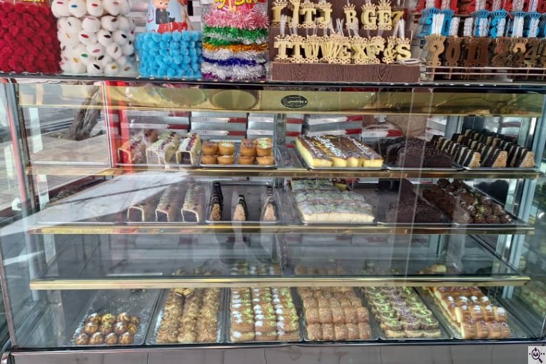 قنادی و شیرینی سرای رویال در نورآباد لرستان