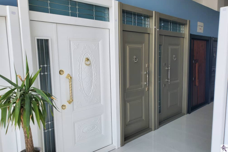 کلینیک درب و پنجره بازماندگان در میناب