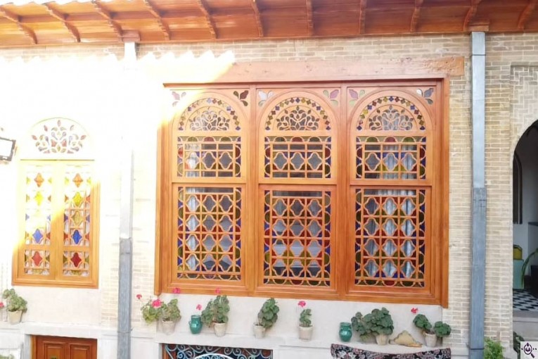 اقامتگاه سنتی ملک تاج در شیراز