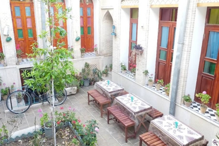 اقامتگاه سنتی ملک تاج در شیراز