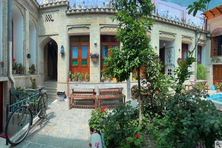 اقامتگاه سنتی ملک تاج در شیراز