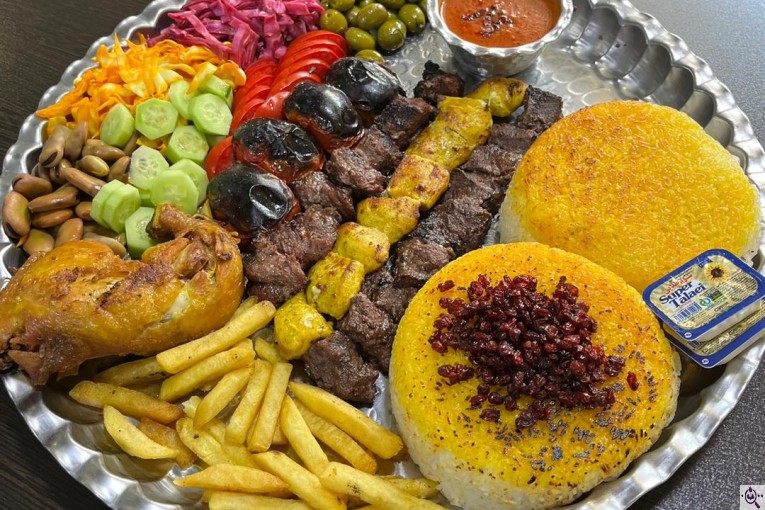 رستوران سنتی هزاردستان در رشت