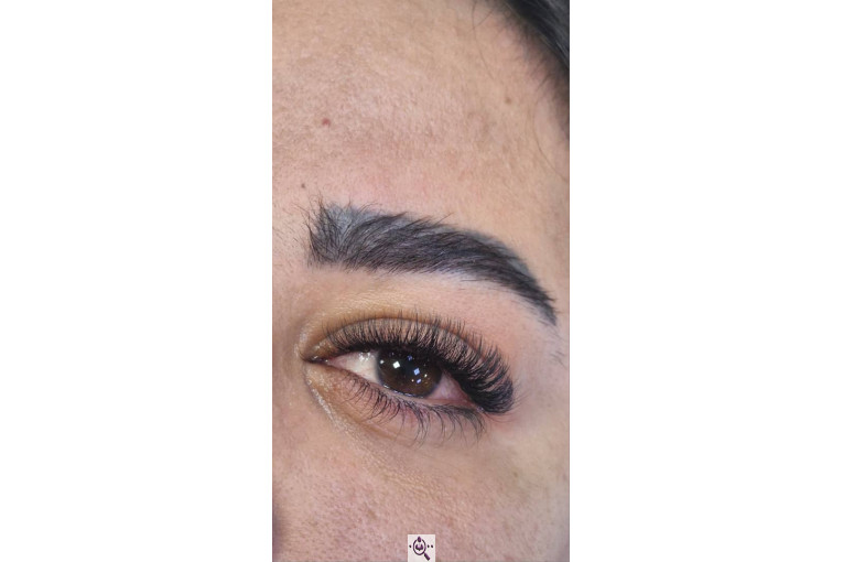 آکادمی مژه سارا نقوی در مشهد