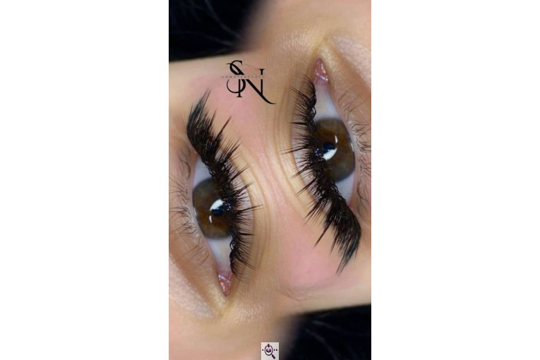 آکادمی مژه سارا نقوی در مشهد