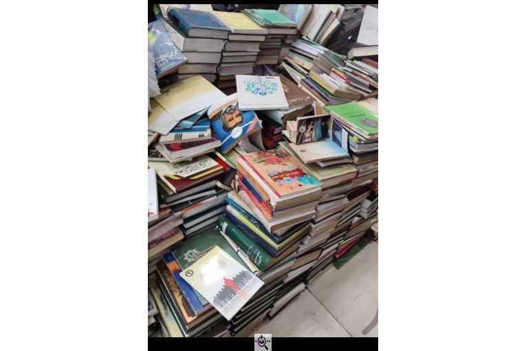 ضایعات کاغذ پشت طوسی درهم پوشال سفید کارتون ایندربرد گلاسه مهدی یامی در تهران