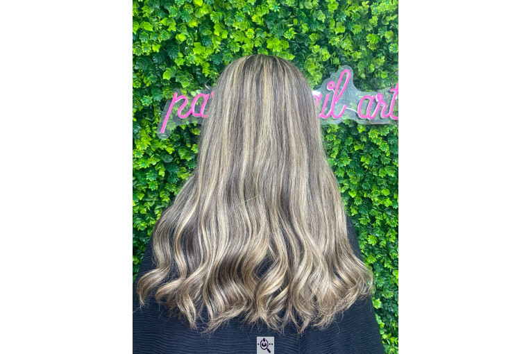 خدمات رنگ مو بهاره بهزادی در بوشهر