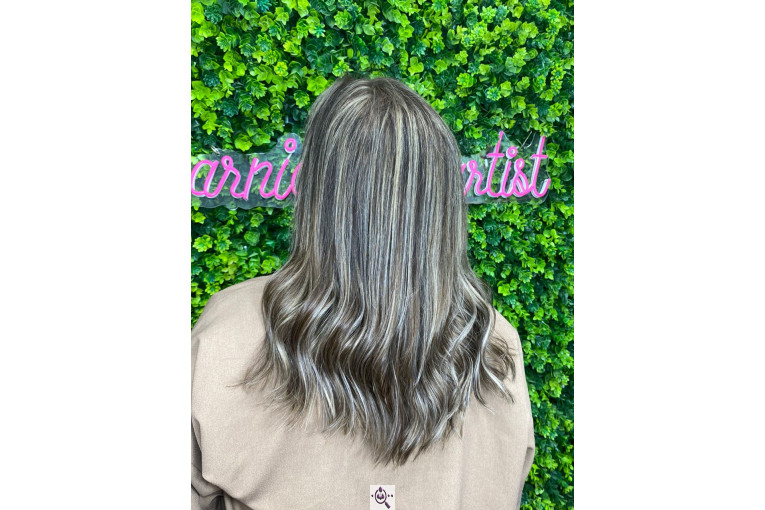 خدمات رنگ مو بهاره بهزادی در بوشهر