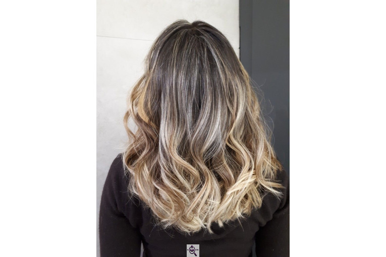 خدمات رنگ مو بهاره بهزادی در بوشهر