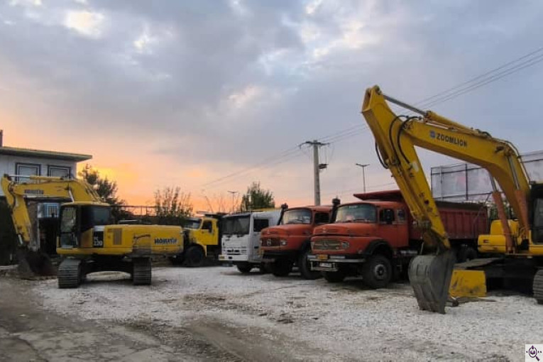 نمایشگاه کوروش کامیون در الیگودرز