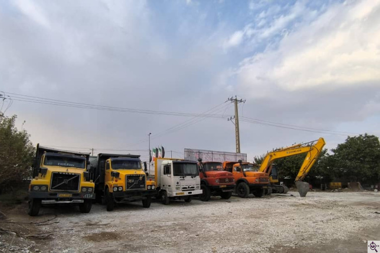 نمایشگاه کوروش کامیون در الیگودرز