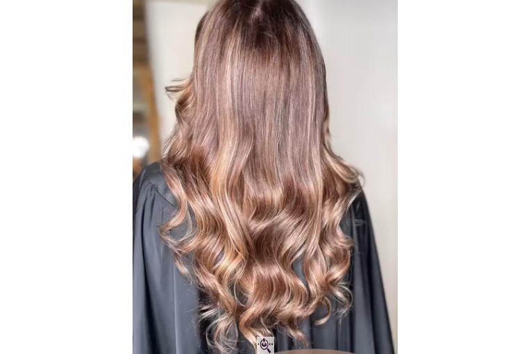 مرکز کراتین مو مینا اکبری در قزوین