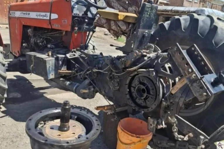 تعمیرگاه ادوات و ماشین آلات کشاورزی در مومن آباد لرستان