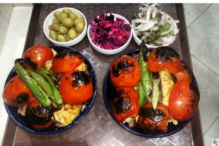 رستوران ترکیه ای اتراق در میانه