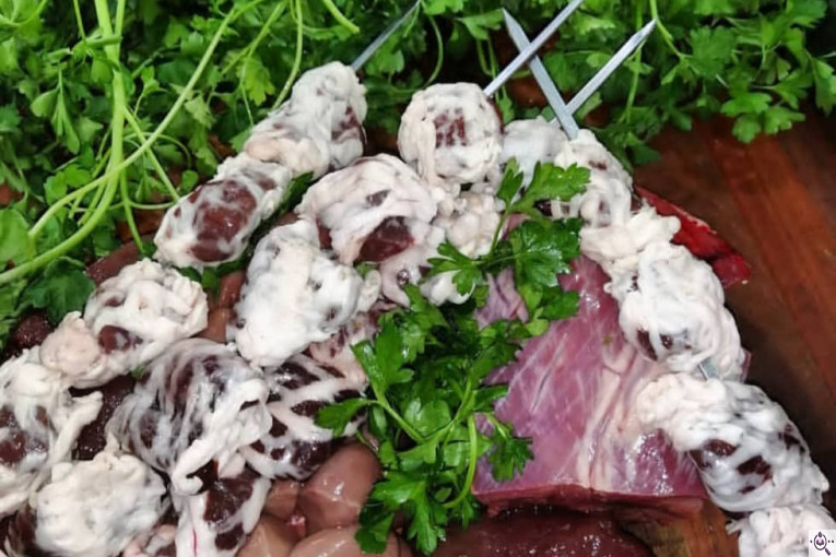 رستوران ترکیه ای اتراق در میانه