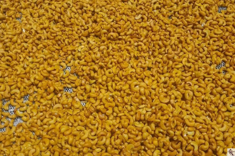 کارگاه خشکبار آجیل پزی محمودی در قائنات شهر اسفدن