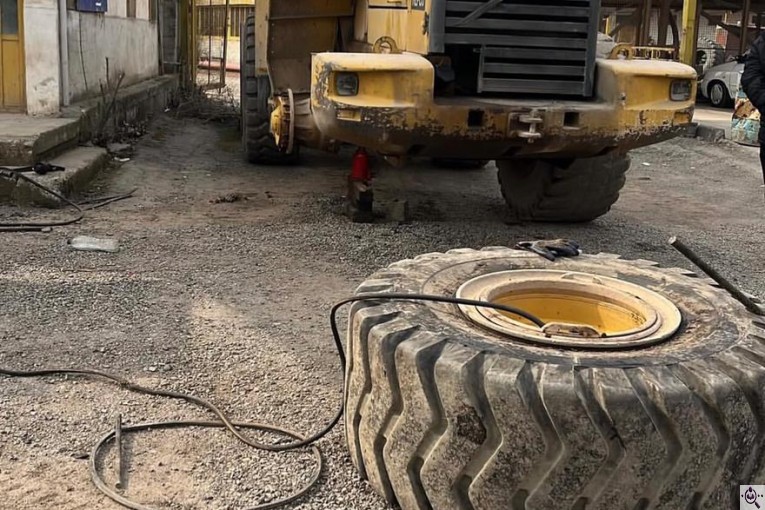 پنچرگيری سيار و لاستیک و آپاراتی سید رضا در رشت