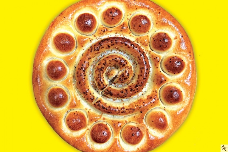 کلوچه و شیرینی رضا رمضان زاده در فومن