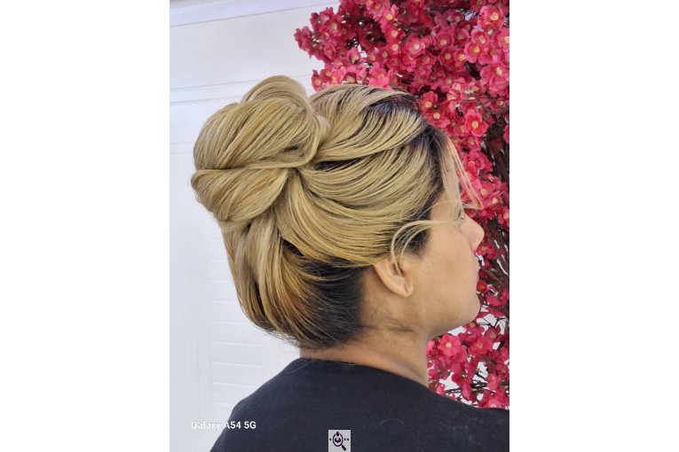 آموزشگاه زیبایی دائم فولادی در ریگان کرمان