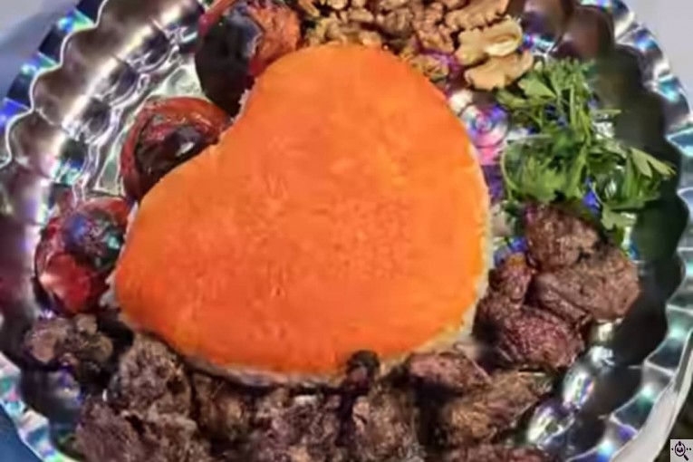 کافه رستوران ققنوس در رودبنه لاهیجان