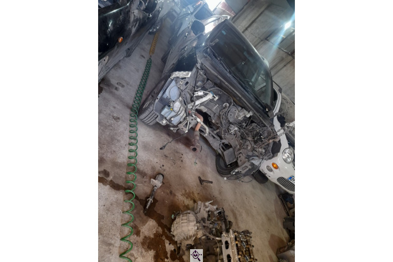 تعمیرگاه خودرو و باطری سازی سیار امیر در رشت