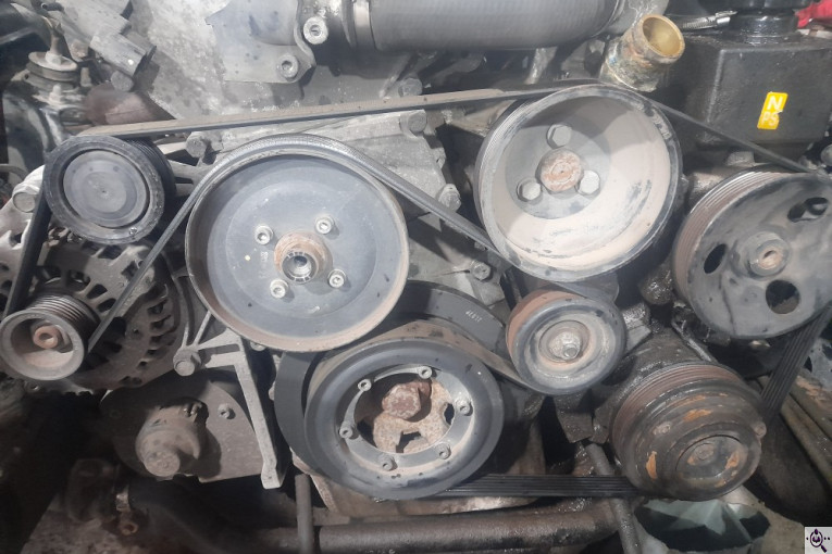 تعمیرگاه خودرو و باطری سازی سیار امیر در رشت