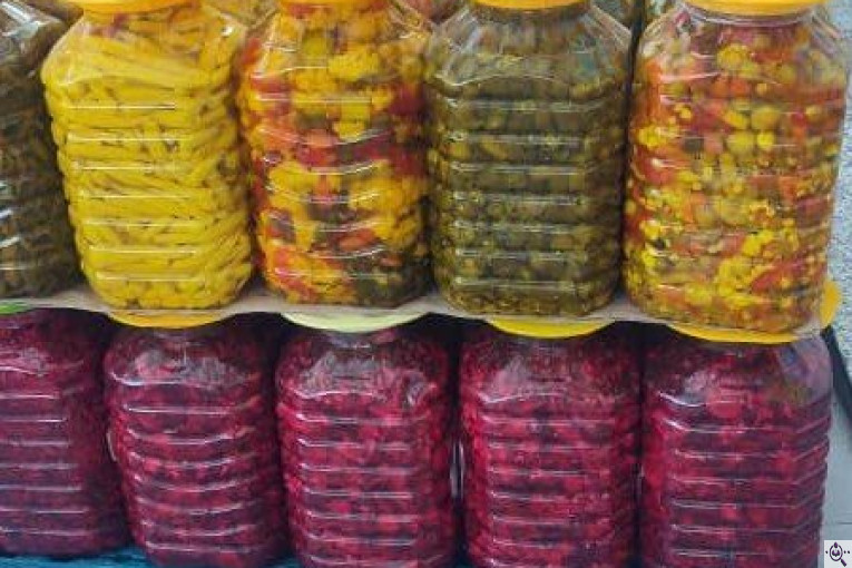 تولید و پخش ترشیجات ابتکار معطر در قائمشهر