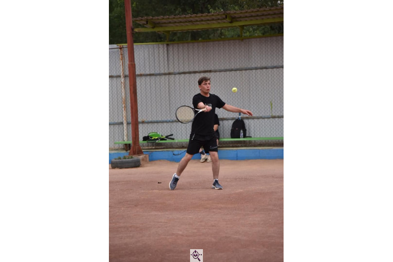 تنیس بام ایران در بروجن