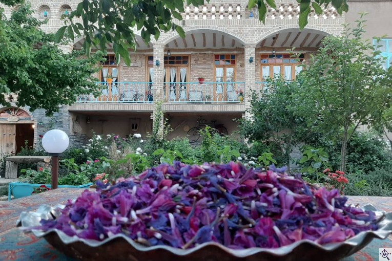 اقامتگاه بومگردی دولتسرا در همدان
