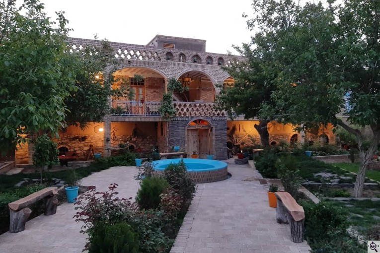اقامتگاه بومگردی دولتسرا در همدان
