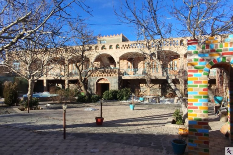 اقامتگاه بومگردی دولتسرا در همدان