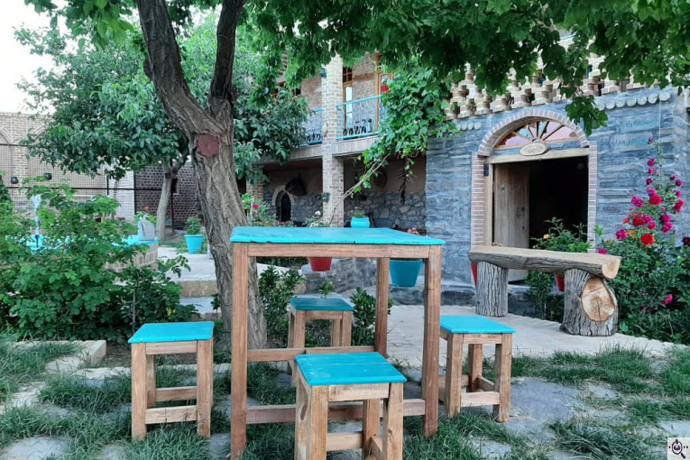 اقامتگاه بومگردی دولتسرا در همدان