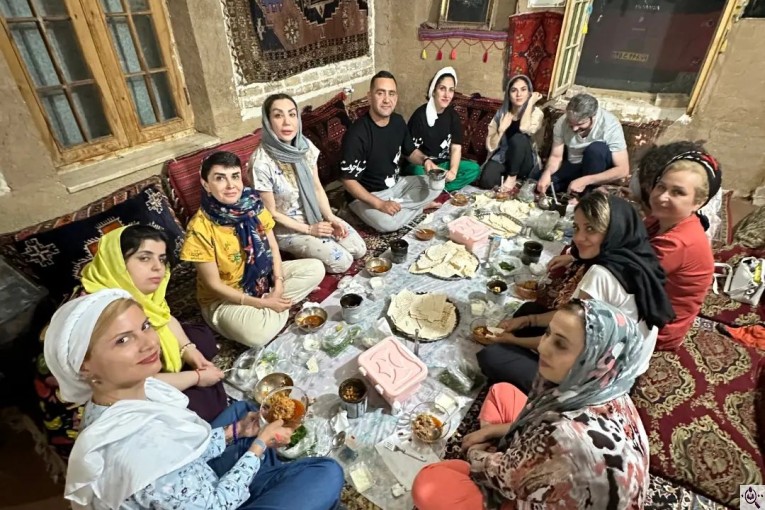 اقامتگاه بومگردی بابا طاهر در ماکو آذربایجان غربی