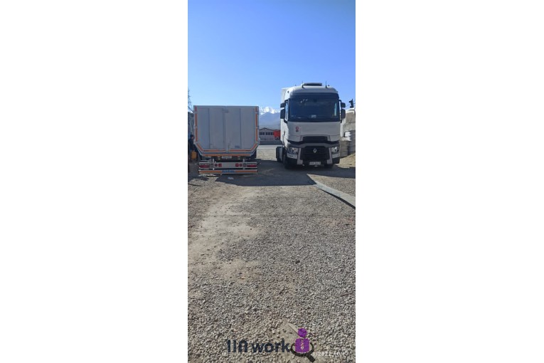 عقاب تریلر در همدان
