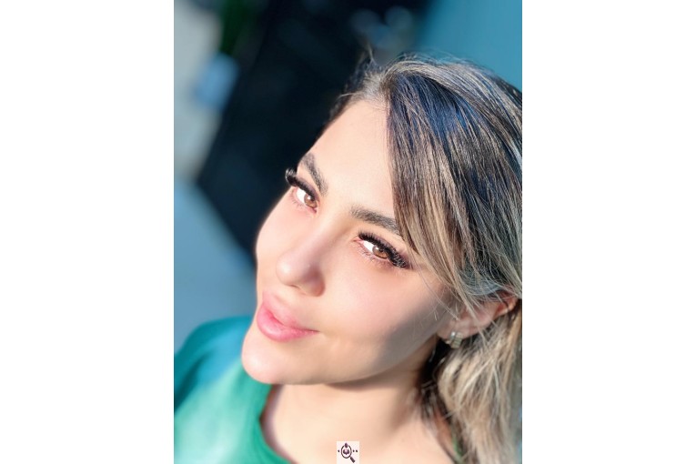 اکستنشن مژه نگین حکیمی در تهران